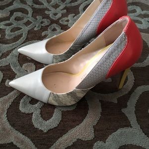 Rock & Republic Multi Colored 8.5 Heels